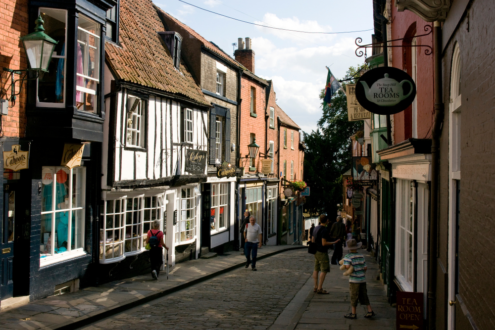 Sun, Sales and Strategy: 5 Ways to Future-Proof Your Visitor Economy Business This Summer